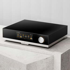 YBA Design YD302 DAC autonomo con chassis in alluminio e touchscreen